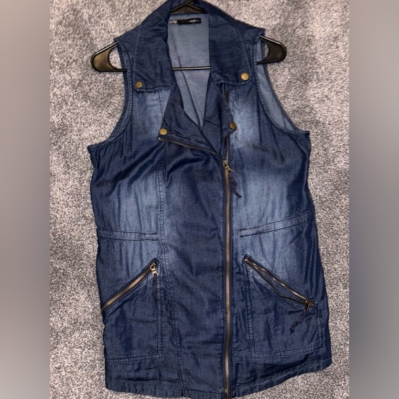 MAURICES DENIM VEST— (MED) - Picture 9 of 12